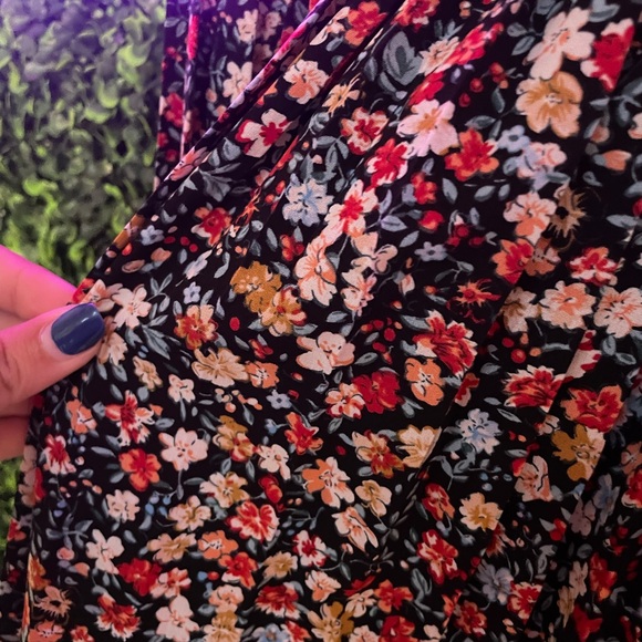 Shein Flowered Skirt Size Adult Small - Picture 3 of 4